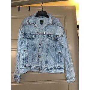 Wild fable, size medium, oversized light wash denim jacket